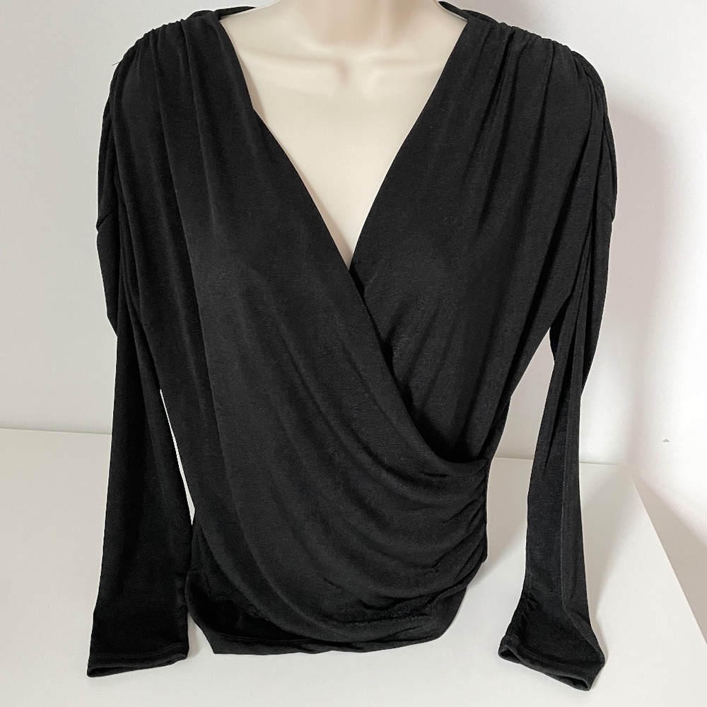 Size S black v-neck top